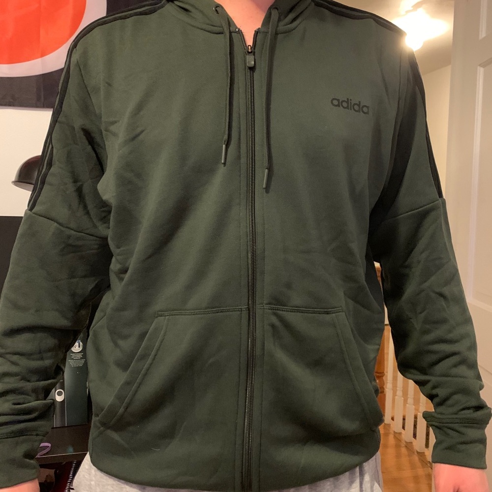 Men’s Adidas zip up sweatshirt. Size L